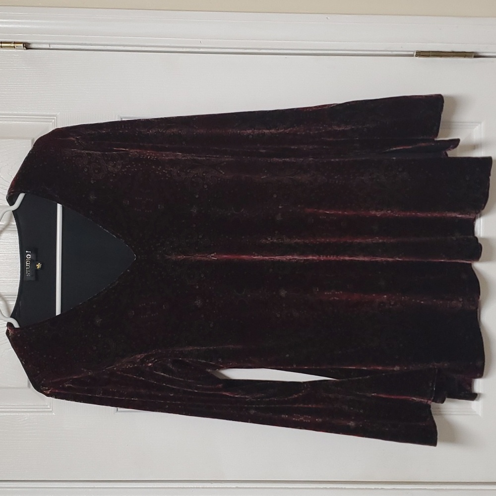 Women's velour long sleeve top. Size 12